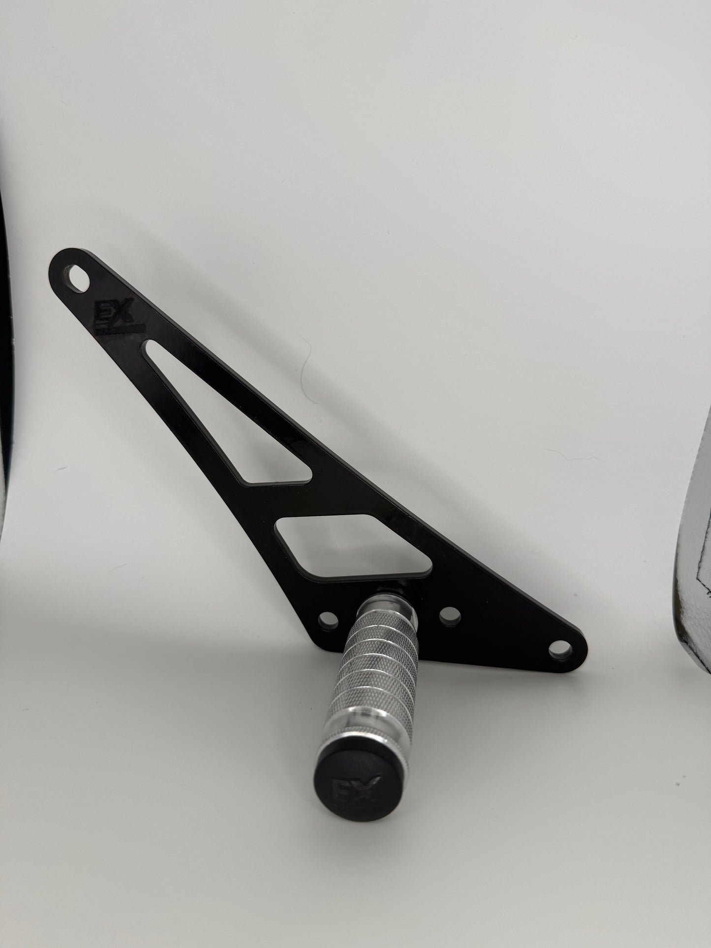 Ultra Bee Footlock Mount