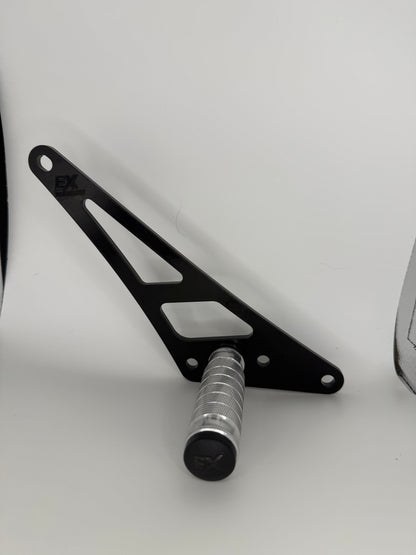 Ultra Bee Footlock Mount
